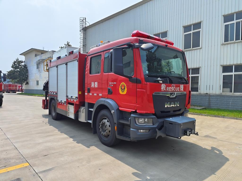 烈焰逆行中的生命方舟 搶險救援消防車的關鍵角色與演變