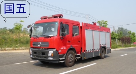 東風(fēng)天錦水罐消防車(chē) 城市與鄉(xiāng)村的可靠消防衛(wèi)士
